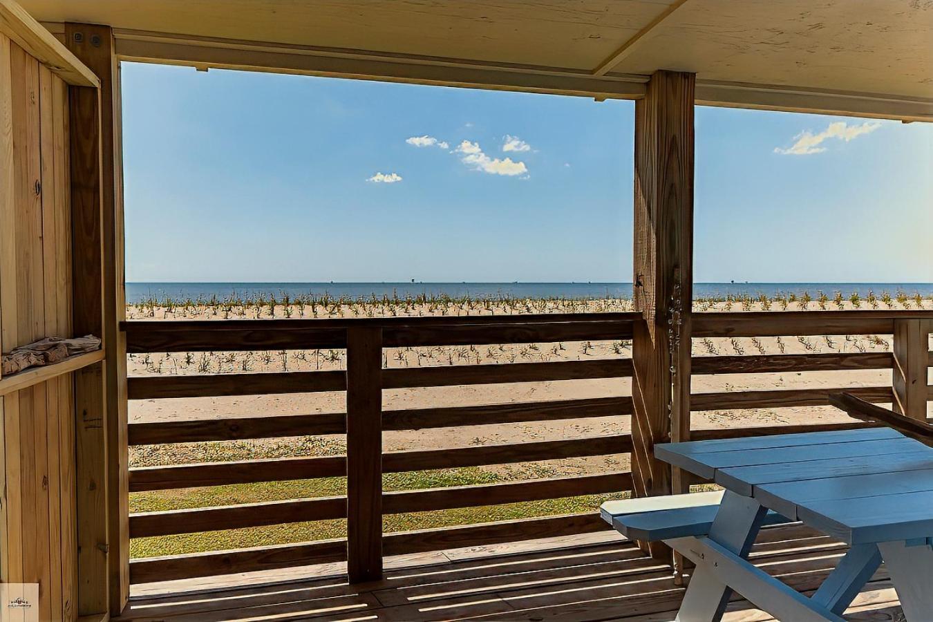Blue Dolphin Inn And Cottages Grand Isle Exterior photo