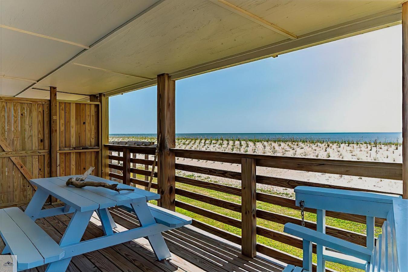 Blue Dolphin Inn And Cottages Grand Isle Exterior photo